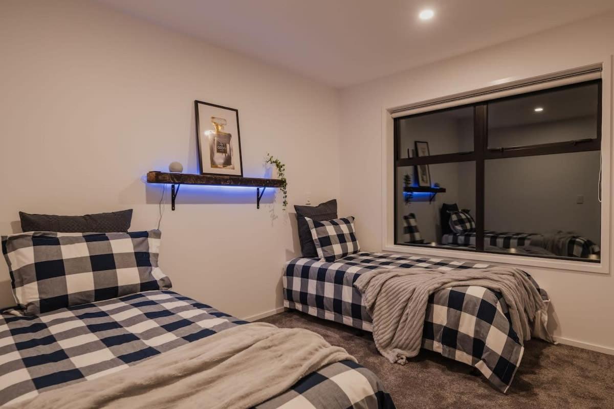 Casino Luxury Suite City Centre - Sleeps 5 크라이스트처치 외부 사진