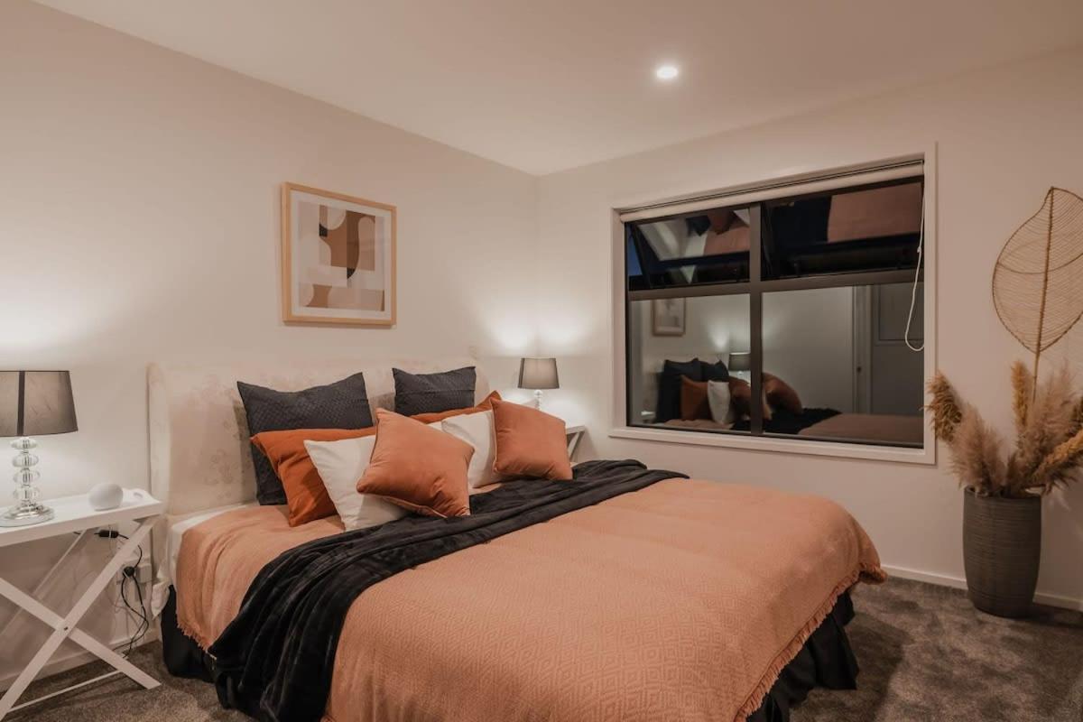 Casino Luxury Suite City Centre - Sleeps 5 크라이스트처치 외부 사진