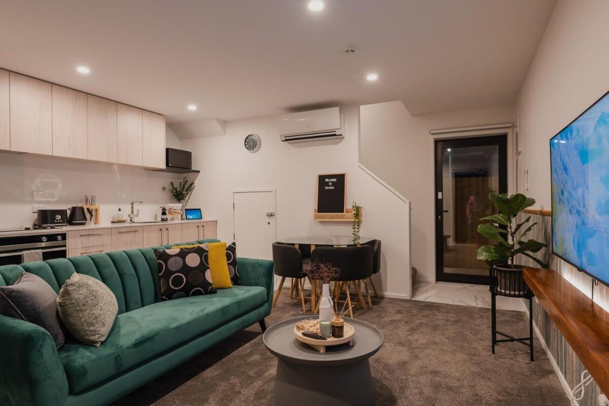Casino Luxury Suite City Centre - Sleeps 5 크라이스트처치 외부 사진